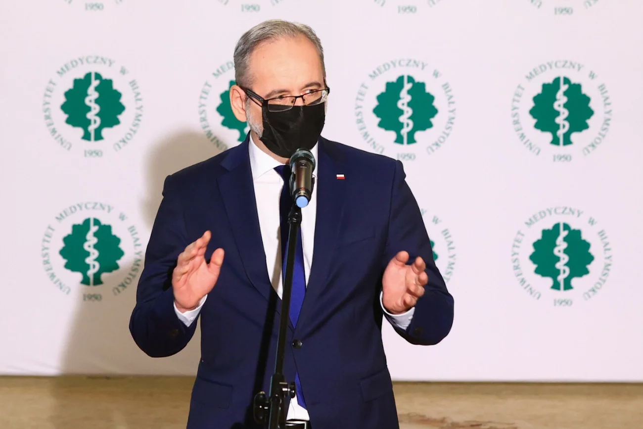 Badanie naukowców z UM w Białymstoku wykazało, że oprócz zaawansowanego wieku, płci męskiej i otyłości, czynnikiem zwiększającym ryzyko ciężkiego przebiegu COVID-19 jest nasz profil genetyczny