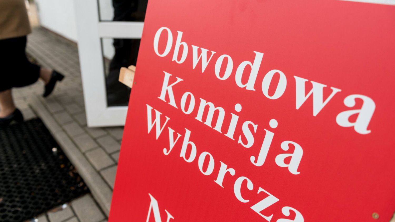 Pijana kobieta w komisji wyborczej w Płocku. Ile miała promili? Pijana kobieta w komisji wyborczej w Płocku. Ile miała promili?