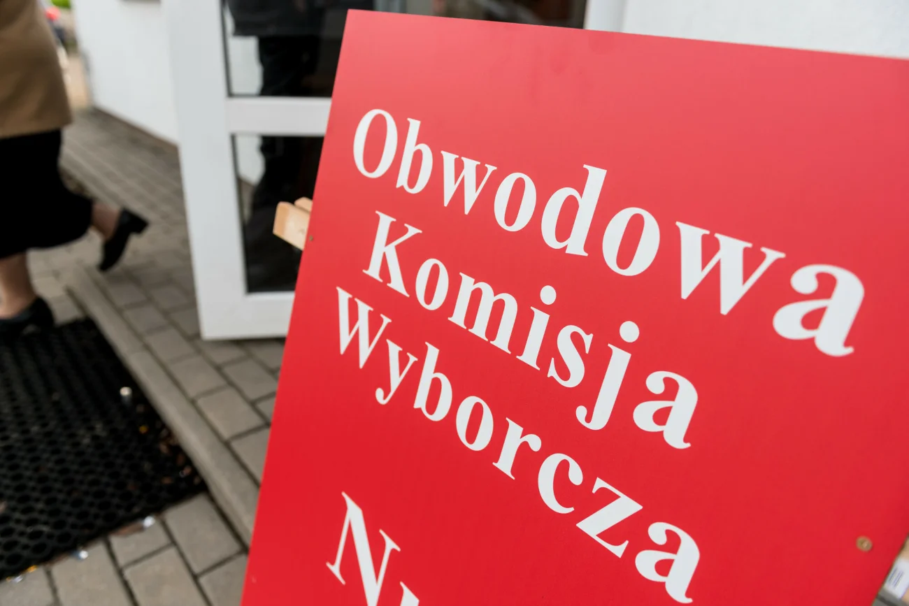 Pijana kobieta w komisji wyborczej w Płocku. Ile miała promili? Pijana kobieta w komisji wyborczej w Płocku. Ile miała promili?