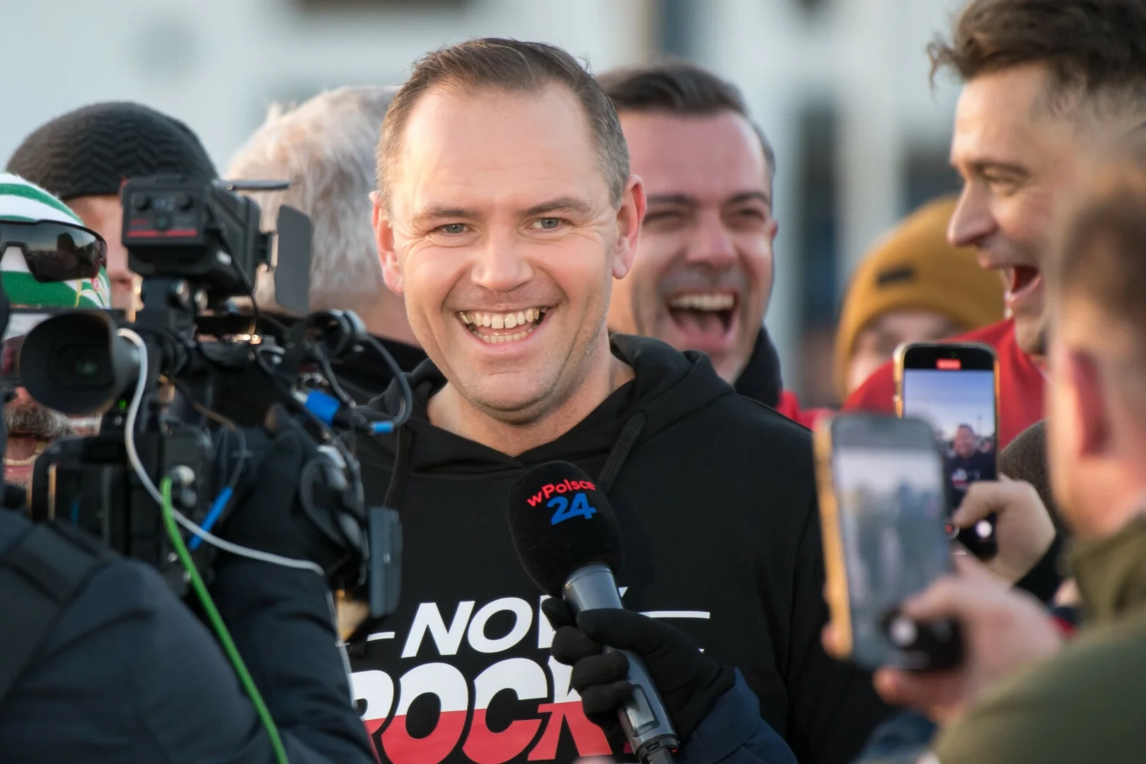 "Mogli poznać się w czasach "chłopaków z miasta". Ważny polityk KO ma taką teorię ws. "pana Jerzego" Karol Nawrocki