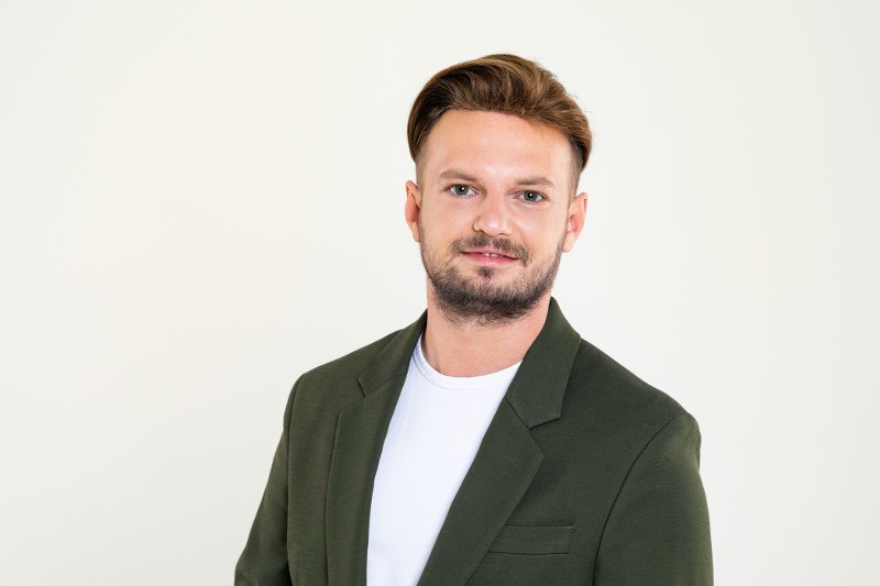 O tajnikach standardów obsługi, odzyskanej sympatii do denimu i ciągłym samorozwoju opowiada Łukasz Pabjan trener BIG STAR