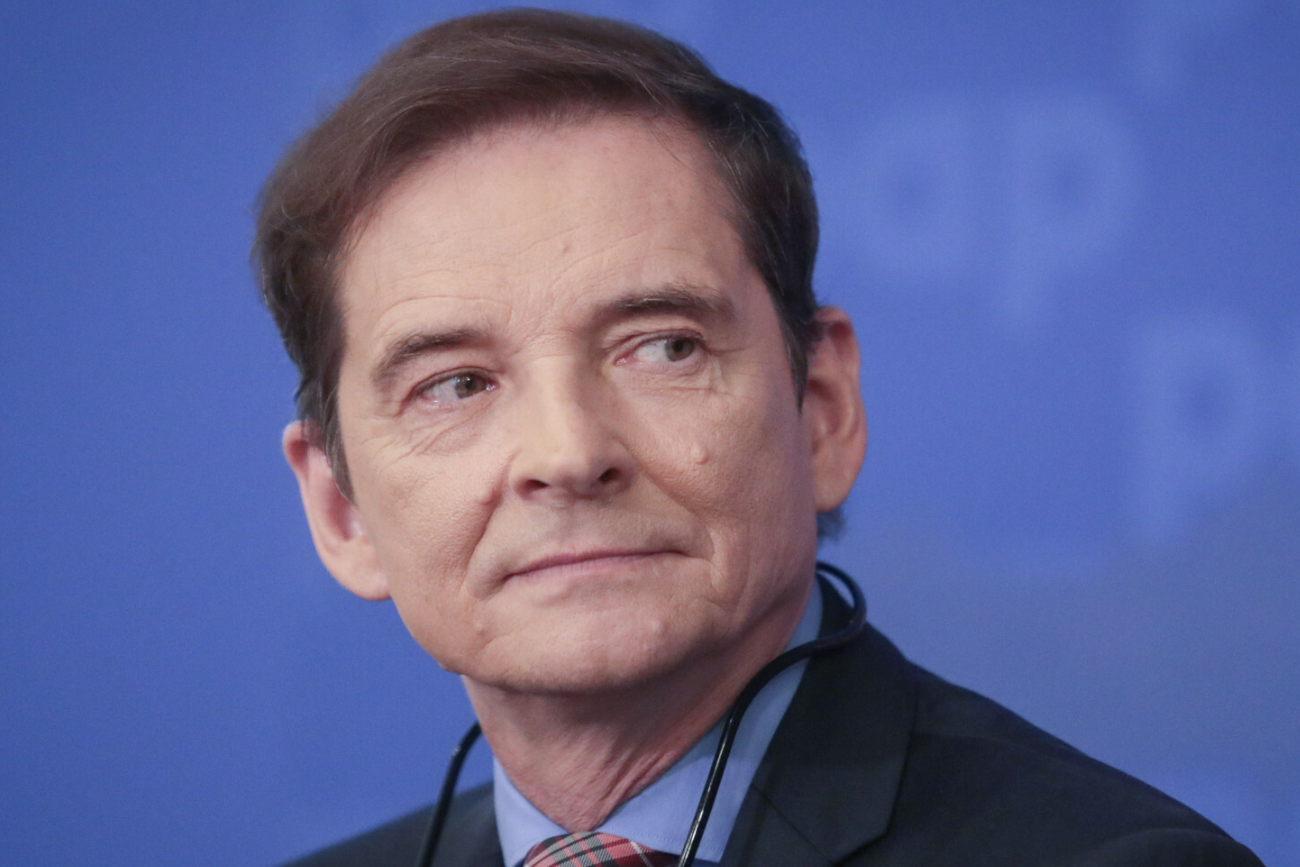 Media donoszą, że Przemysław Babiarz trafił do szpitala. "Walczy o zdrowie".