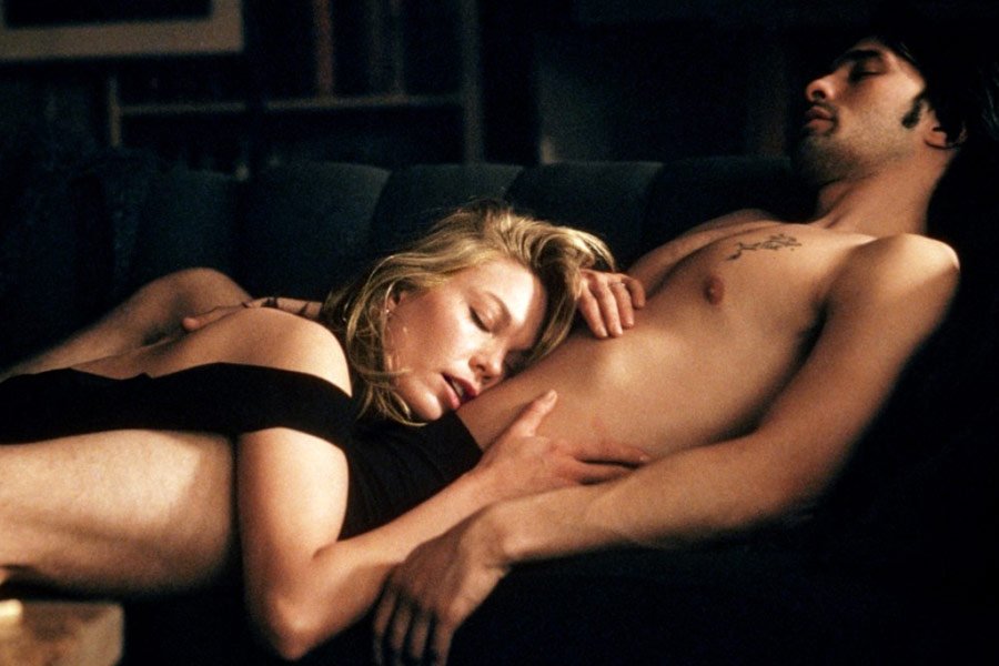 "Niewierna" – film Adriana Lyne'a jest co prawda z 2002 roku, ale problem, który został w nim podjęty, aktualny będzie zawsze. Warto obejrzeć i przemyśleć.