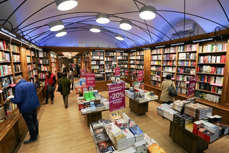 Na listę bestsellerów Empiku trafiło sporo książek o tematyce Holocaustu, Auschwitz i ogromach Żydów dokonanych przez Polaków