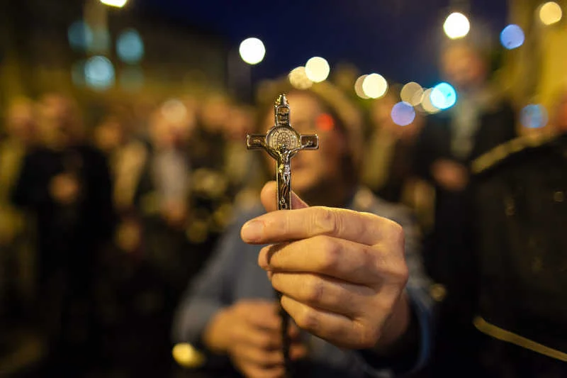 To, że nie wie się przeciwko czemu się protestuje, wcale nie zmniejsza zaciętości protestu.