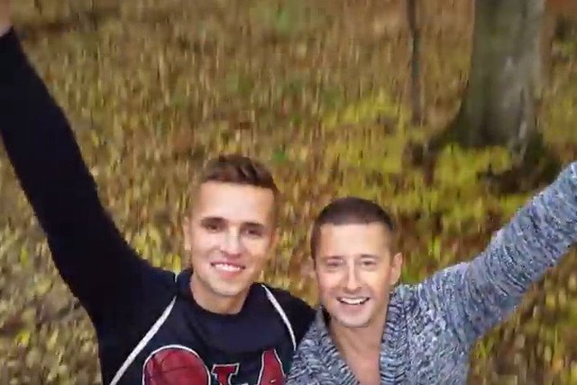 Zakochani Dawid i Kuba gwiazdami klipu Roxette.