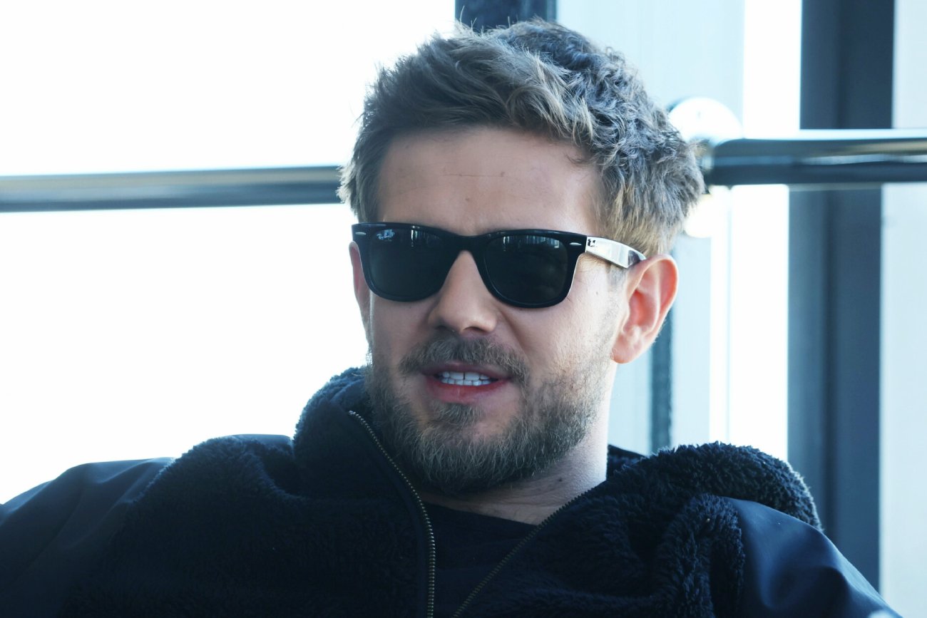 Antek Królikowski pojechał do szpitala. Odwiedził chorego syna i żonę