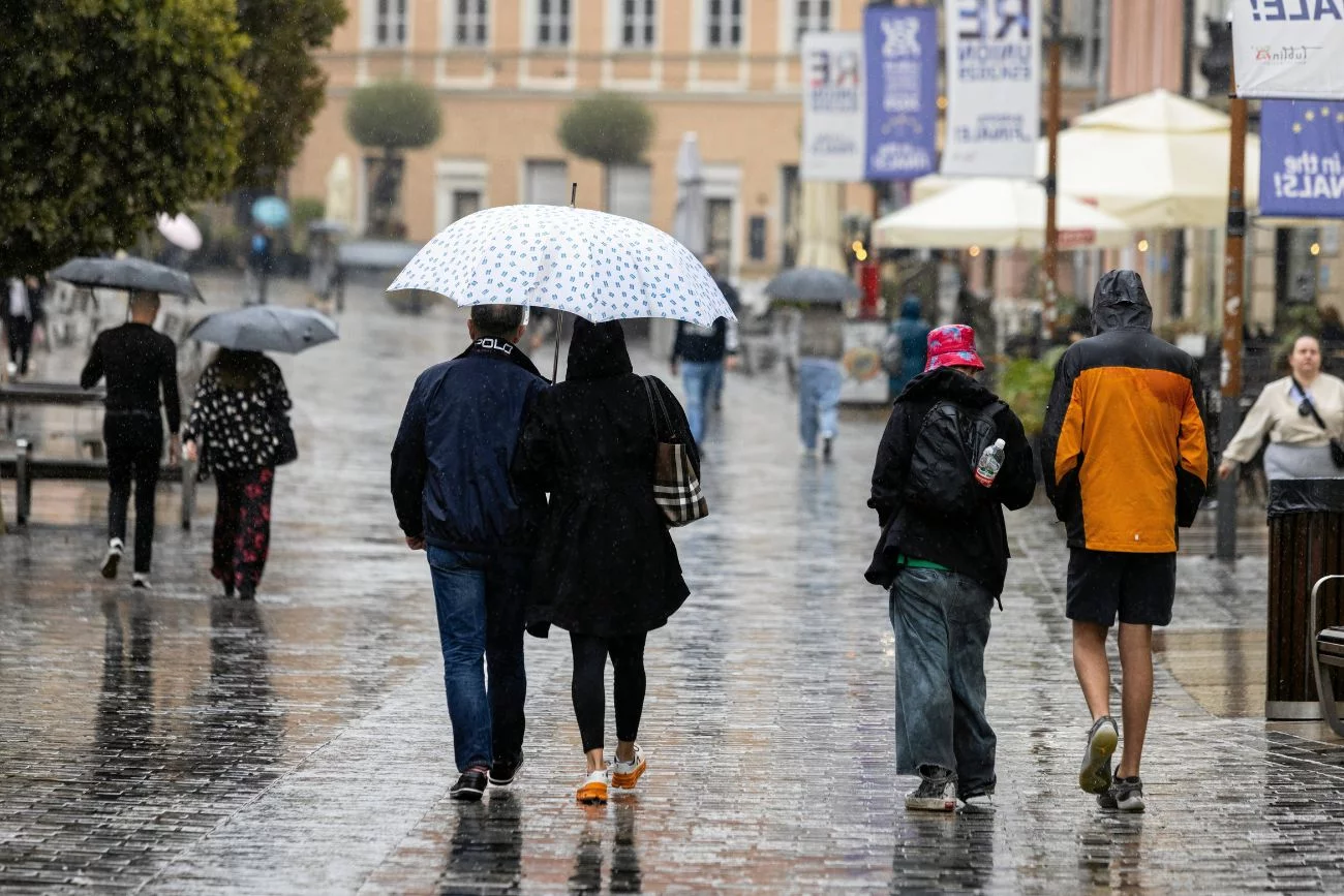 Pogoda na czwartek i weekend nie zachwyca. Lepiej mieć przy sobie parasol.