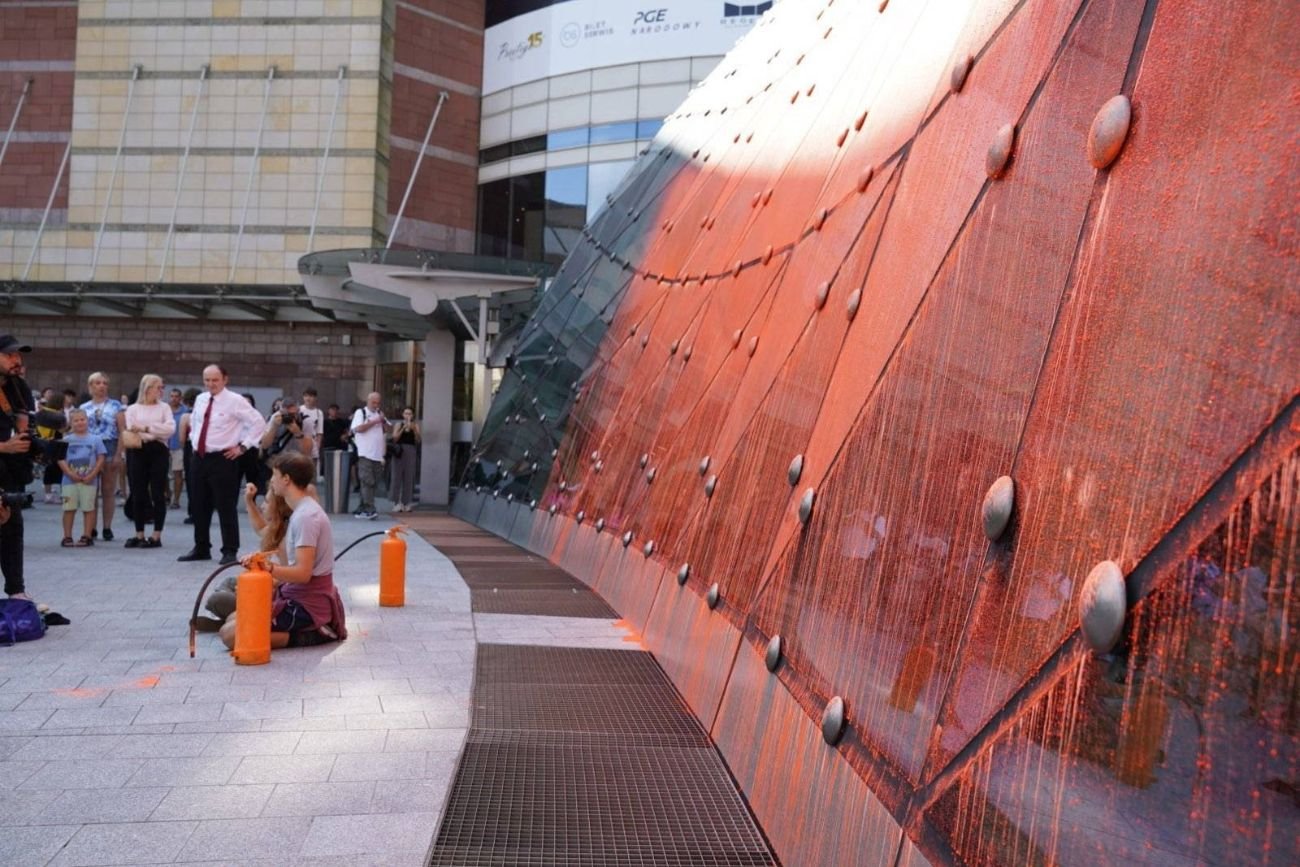 Ostatnie Pokolenie znowu w akcji. Tym razem padło na Złote Tarasy w Warszawie