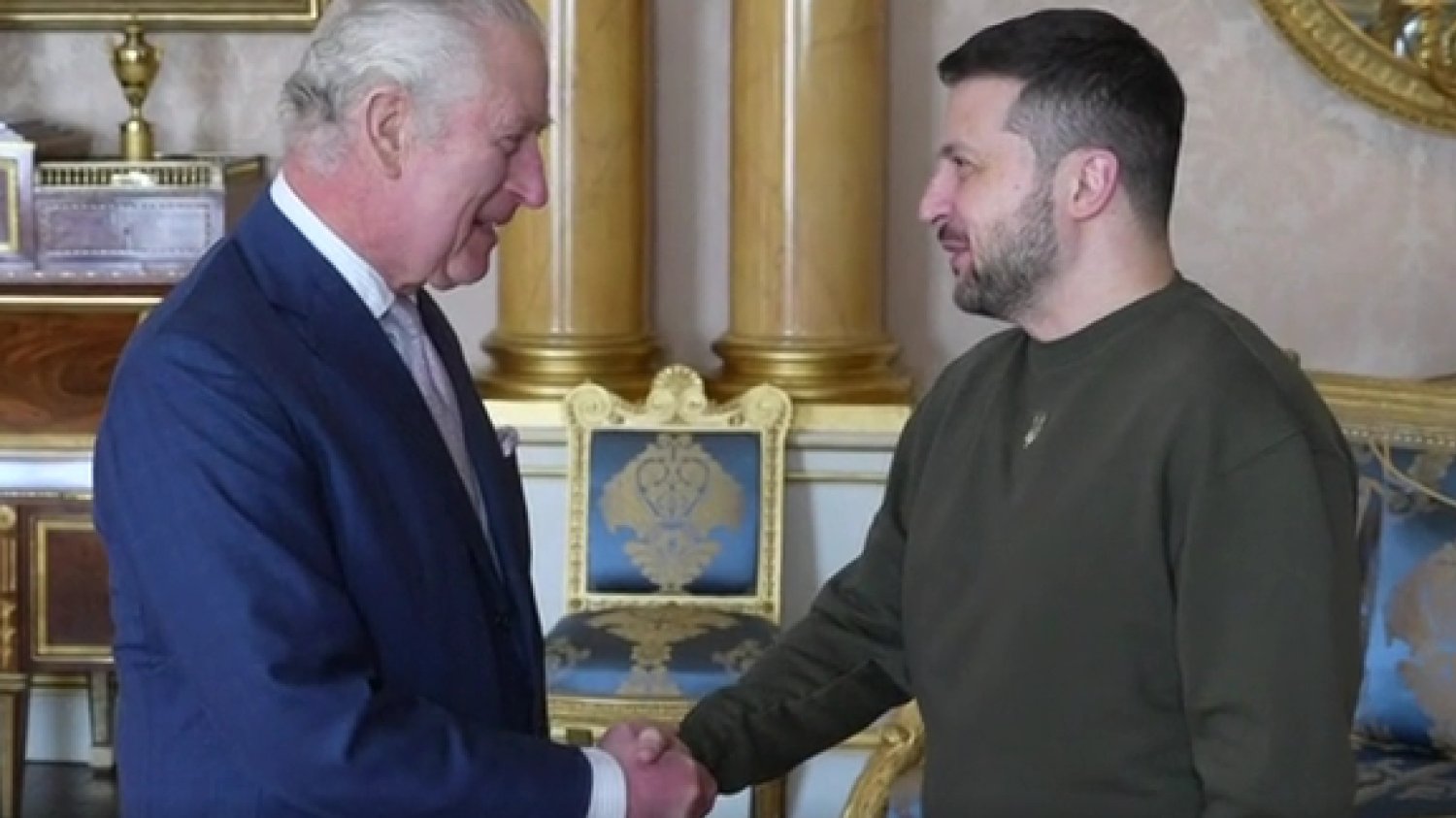 Wołodymyr Zełenski podczas spotkania z królem Karolem III