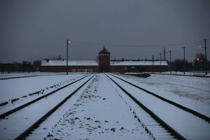 27 stycznia obchodzono 76. rocznicę wyzwolenia obozu w Auschwitz-Birkenau. Litwa. "Polskie obozy śmierci" w telewizji LNK.