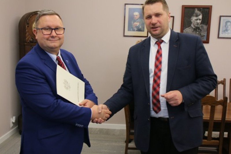 Prof. Piotr Majcher i polityk PiS Przemysław Czarnek na zdjęciu lubelskiego Urzędu Wojewódzkiego sprzed trzech lat.