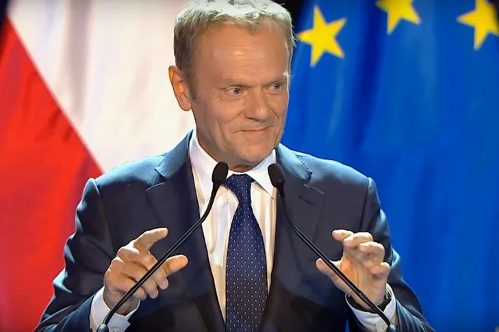 Donald Tusk zażartował z koloru swoich włosów po wpisie Zbigniewa Hołdysa.