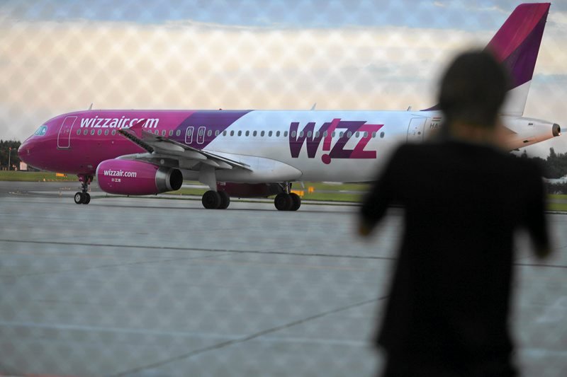 Wizz Air rezygnuje z opłaty rezerwacyjnej za bilety.