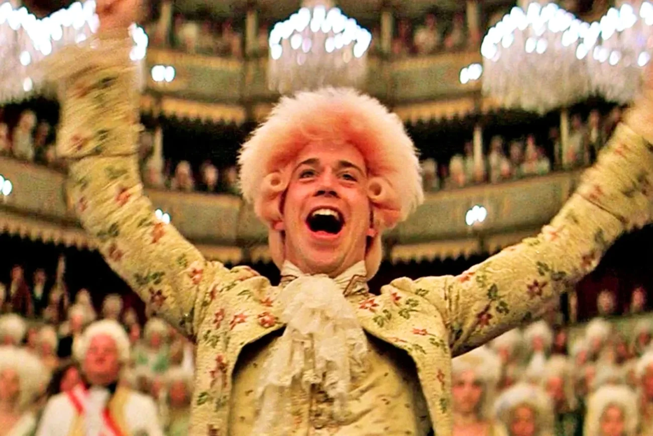Tom Hulce w filmie "Amadeusz"