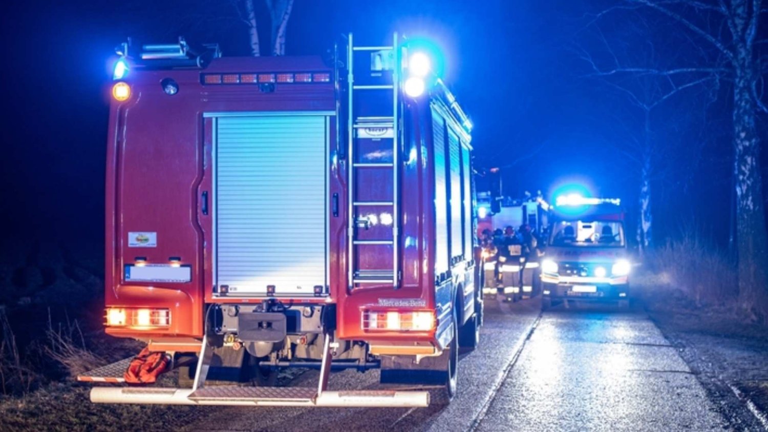 Wypadek Pięćmorgi Auto na torach, zderzenie z Intercity i zaginiony kierowca. (Zdjęcie poglądowe)