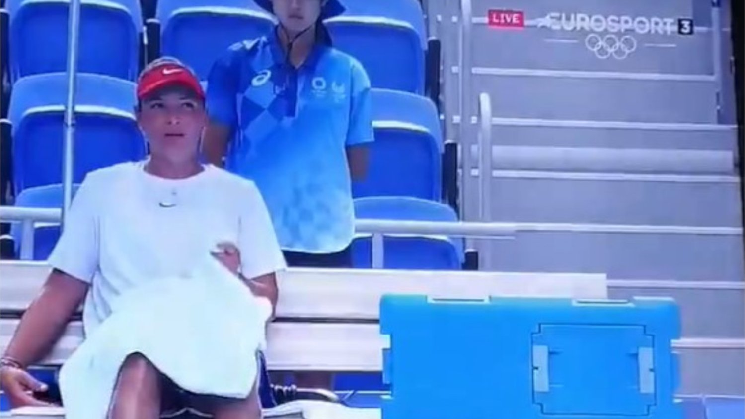 Widzowie "Eurosportu" nagrali wpadkę komentatora stacji podczas meczu tenisa w Tokio.