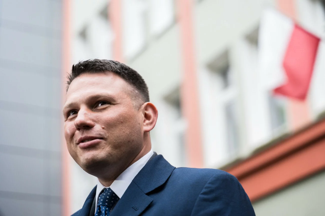 Mentzen chce rozdawać karty. Tak na jego nową propozycję reagują Nawrocki i Trzaskowski Mentzen robi show. Zaprasza Trzaskowskiego i Nawrockiego przed II turą