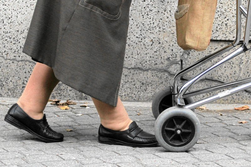 Spraw domniemanej 75-letniej złodziejki sałatki za 2,99 zł kosztowała podatników ponad 400 zł. Warto było?