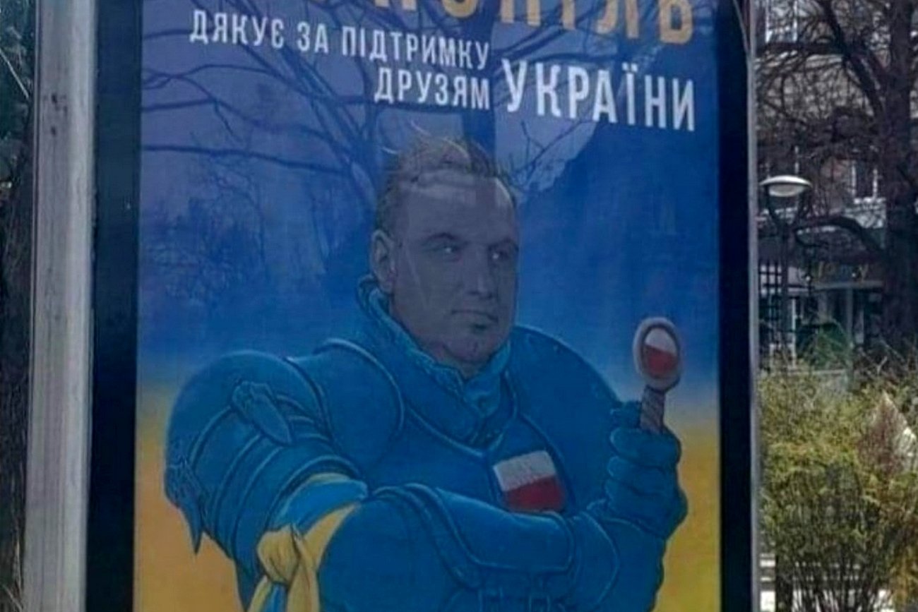 Andrzej Duda w zbroi rycerza. W Tarnopolu pojawił się nietypowy plakat z prezydentem Polskim [FOTO]