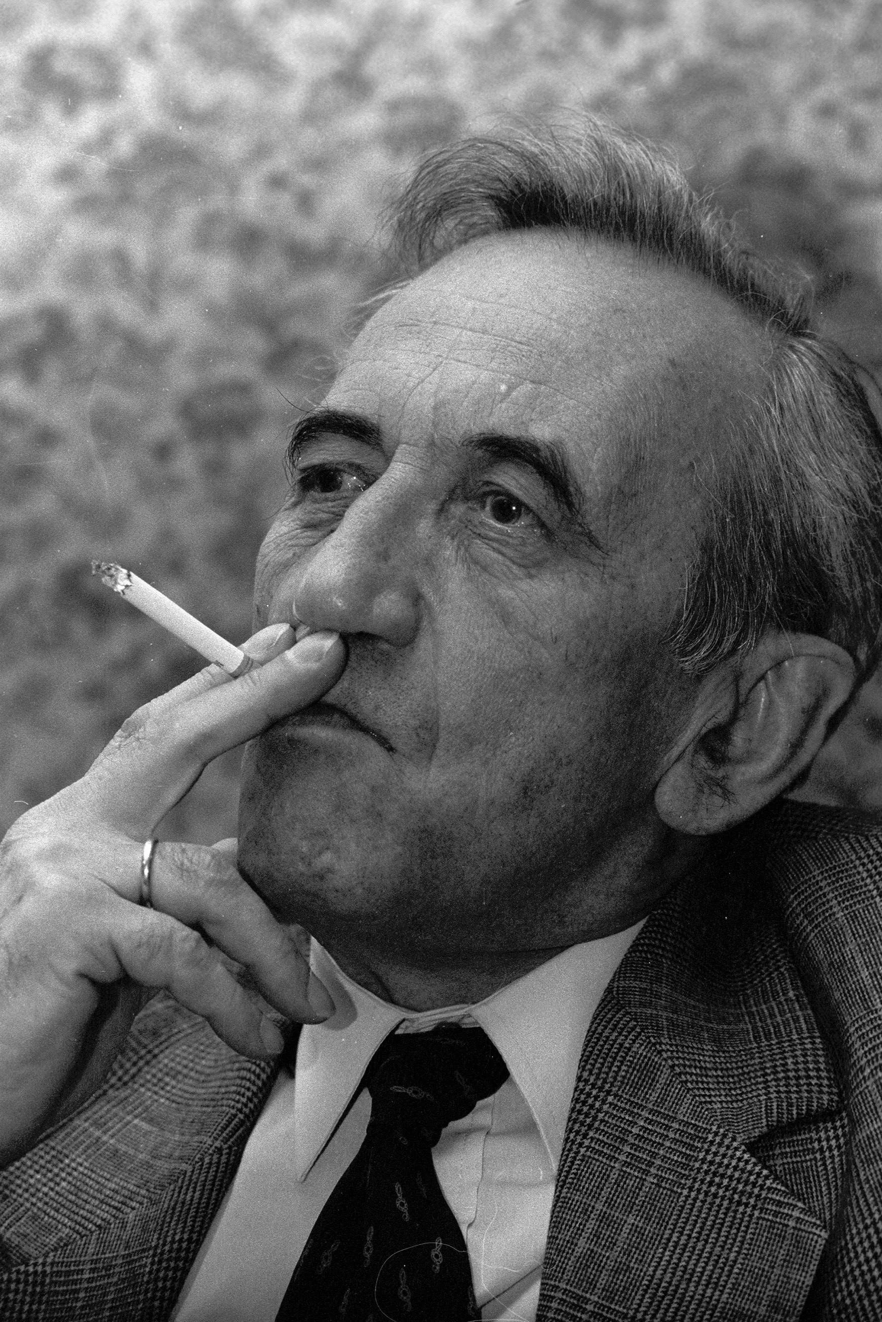 Tadeusz Mazowiecki - pierwszy niekomunistyczny premier po II wojnie światowej.