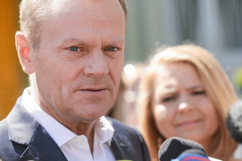 "Niech pan wraca do Polski, trzeba posprzątać". Tusk znów wygrywa błyskotliwością, której brakuje politykom PiS i PO