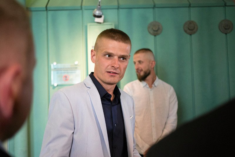 Sąd Najwyższy uniewinnił Tomasza Komendę. Wyrok jest prawomocny i ostateczny. Mężczyzna spędził za kratami 18 lat za gwałt i morderstwo, których nie popełnił.