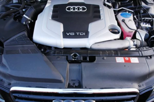 Silnik V6 TDi w Audi A6. Za kultowy silnik grupy VW uznawana jest jednostka 1.9 TDI, w której zastosowano prostą turbosprężarkę bez zmiennej geometrii łopatek.