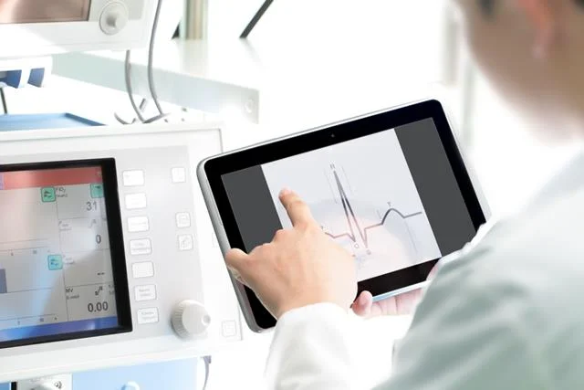 Elektroniczna dokumentacja jest dużo lepiej zabezpieczona w postaci cyfrowej niż fizycznej.