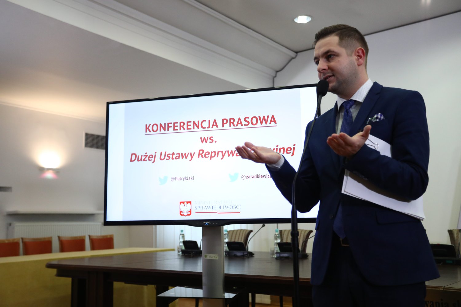 Wewnętrzny sondaż PiS miał dotyczyć Patryka Jakiego