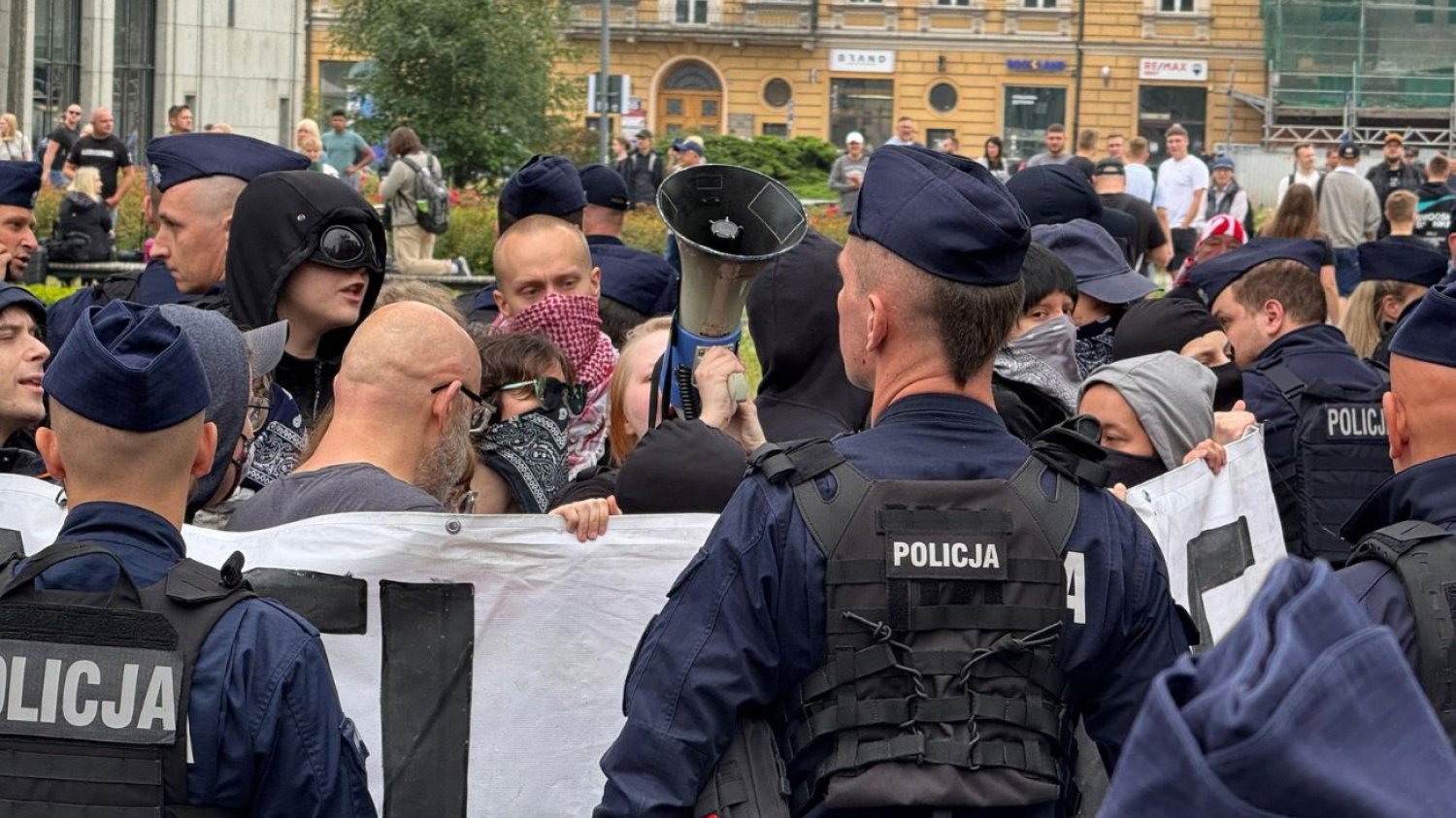 Policja wkroczyła do akcji podczas manifestacji Konfederacji w Warszawie