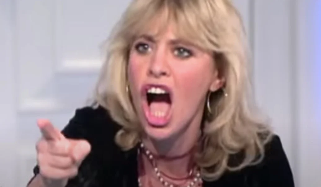 Alessandra Mussolini z miłej dziewczyny z sąsiedztwa zamieniła się z czasem w głośną i nieprzejednaną, a niekiedy i agresywną polityczkę