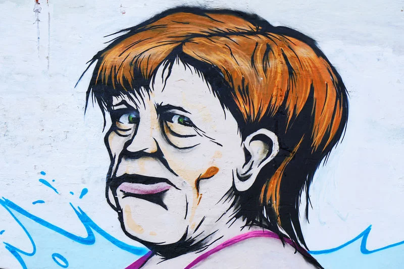 "Czy Merkel straciła rozum?" Czarne chmury nad kanclerz Niemiec. Tak źle dla niej jeszcze nie było.