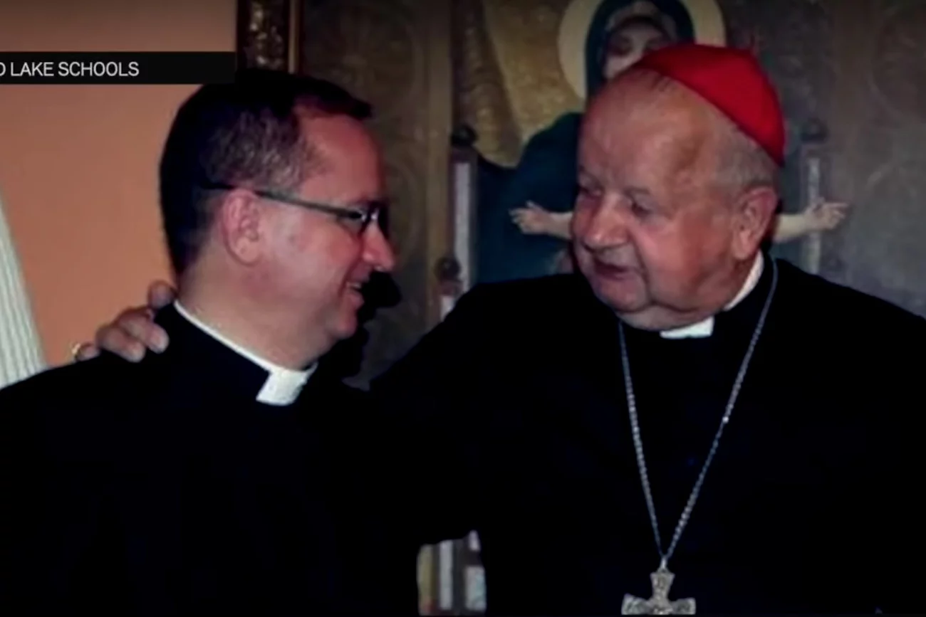 "KRÓLestwo" to pierwszy reportaż z nowej serii TVN24 o przypadkach pedofilii wśród księży. W dokumencie znowu pojawia się kardynał Stanisław Dziwisz.