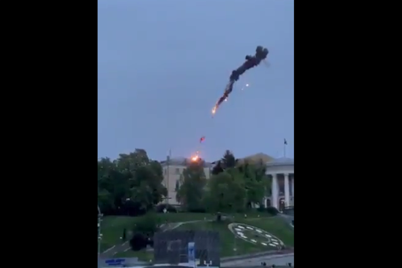 Kijów celem ataku dronów z Rosji. W sieci pojawiły się amatorskie nagrania