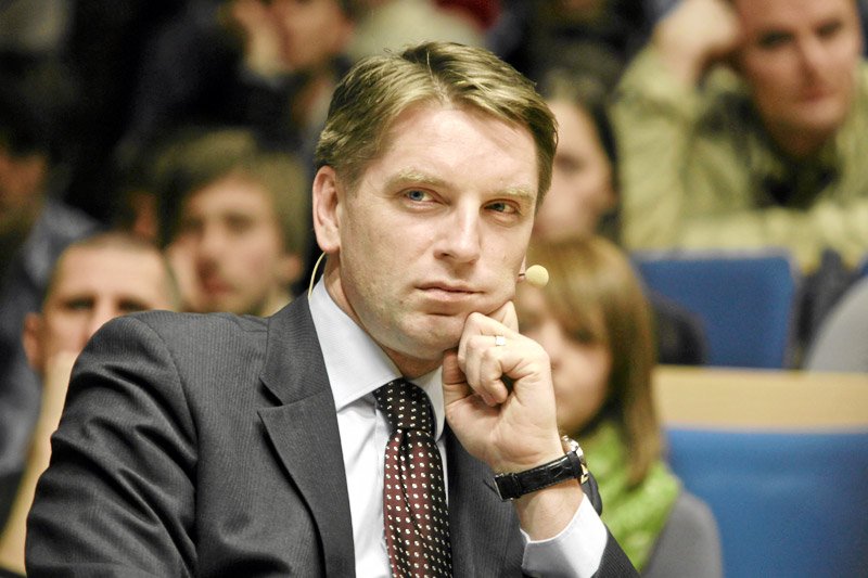 Wygląda na to, że Tomasz Lis będzie miał trudności z odbiorem nagrody Hiena Roku, którą wyróżniło go Stowarzyszenie Dziennikarzy Polskich.