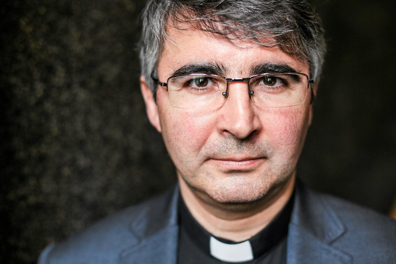 Jezuita Jacek Prusak w swoim niedzielnym kazaniu mówił o wilkach w koloratkach chronionych przez biskupów i potrzebie reformy Kościoła.