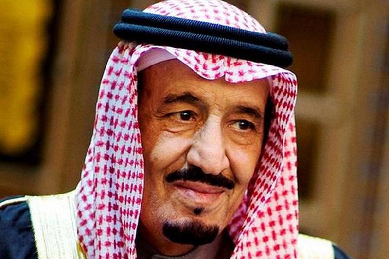 Król Arabii Saudyjskiej w sumie przekaże poddanym 32 mld dolarów.