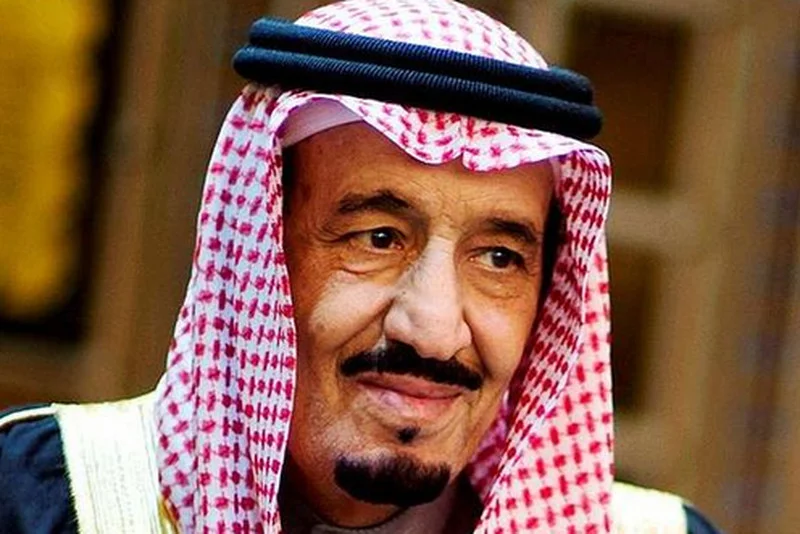 Król Arabii Saudyjskiej w sumie przekaże poddanym 32 mld dolarów.