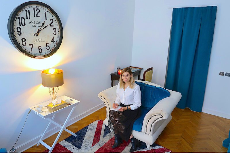 Chociaż w tym gabinecie czas się nie zatrzymuje, to na pewno płynie inaczej, niż poza nim