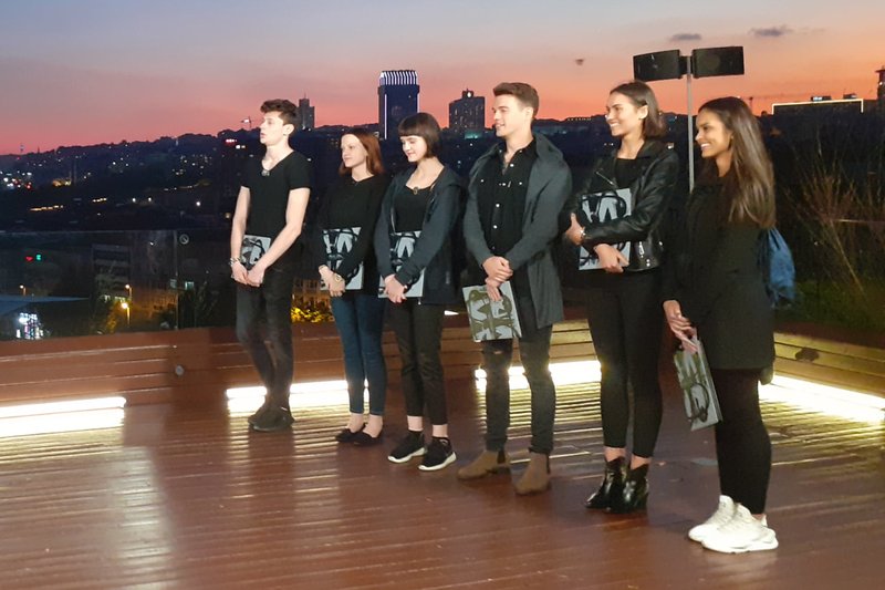 Widzowie są oburzeni decyzją jurorów.