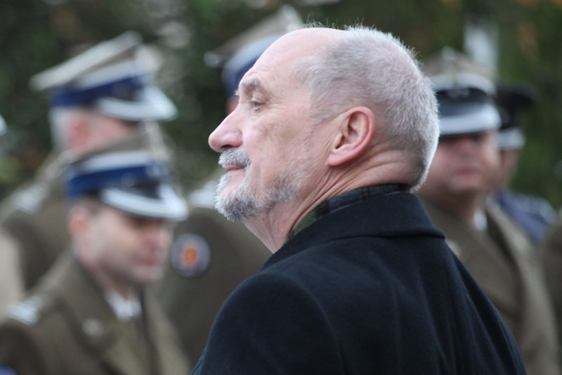 To Antoni Macierewicz wymagał, aby przy uroczystościach z asystą wojskową był apel smoleński. Czy czuje satysfakcję z podzielenia Wielkopolan?