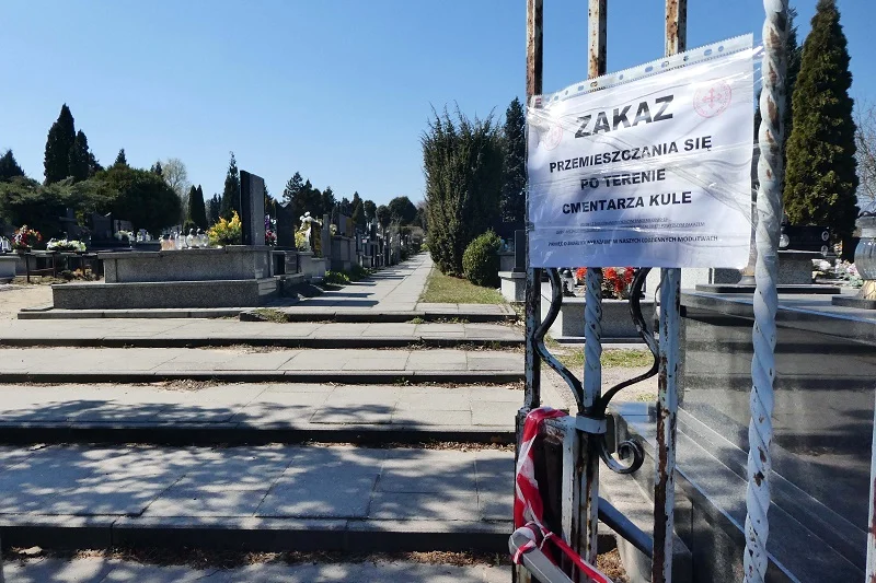Niektóre cmentarze już zostały zamknięte z powodu epidemii koronawirusa.