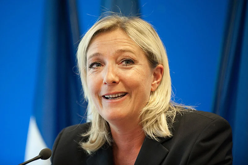 Szefowa francuskiego Frontu Narodowego, Marine Le Pen zdobyła dla swojej partii aż 9 mln euro od rosyjskiego banku.