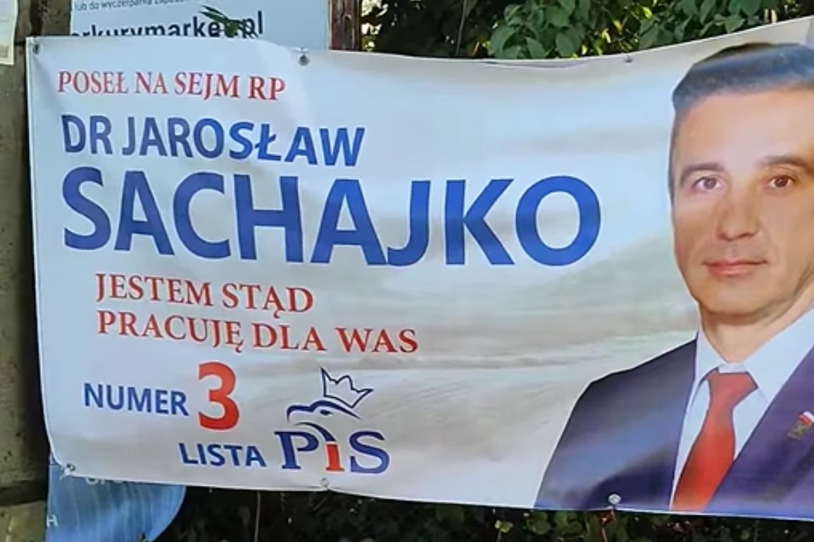 Nielegalny plakat kandydat PiS. Skuteczna interwencja mieszkańca.