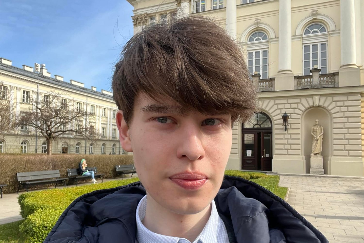 Oskar Szafarowicz dostał posadę w państwowym banku.