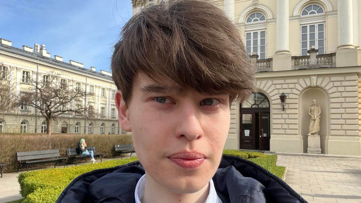 Oskar Szafarowicz dostał posadę w państwowym banku.
