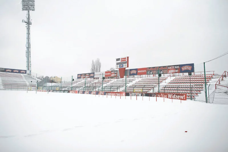 Czy piłkarska ekstraklasa powinna grać systemem wiosna - jesień?