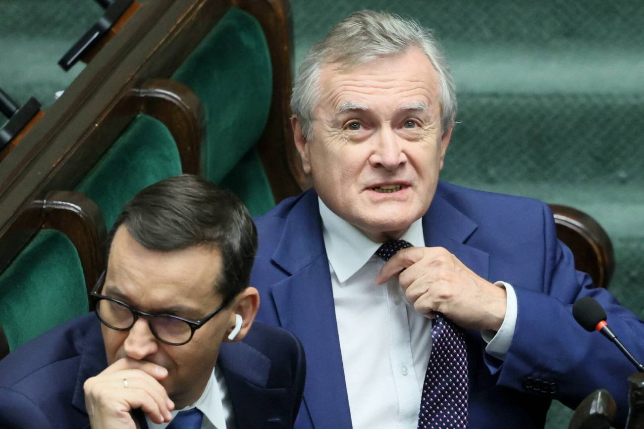 Minister Piotr Gliński atakuje Donalda Tuska.