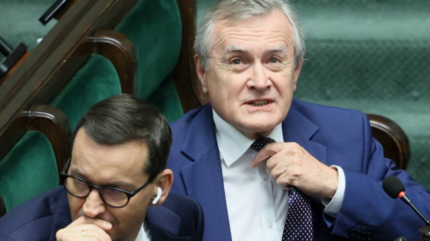 Minister Piotr Gliński atakuje Donalda Tuska.
